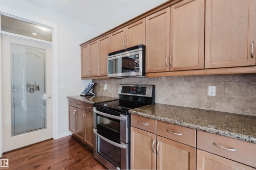 5623 206 Street Nw, Edmonton, AB - Indoor Photo Showing Kitchen