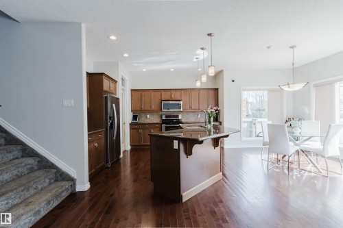 5623 206 Street Nw, Edmonton, AB - Indoor Photo Showing Kitchen With Stainless Steel Kitchen