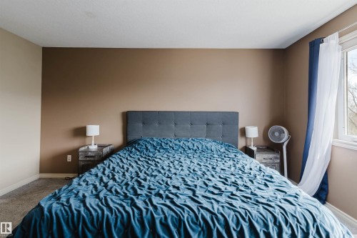 5623 206 Street Nw, Edmonton, AB - Indoor Photo Showing Bedroom