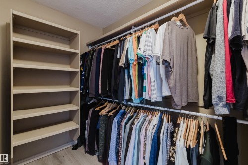 5623 206 Street Nw, Edmonton, AB - Indoor With Storage