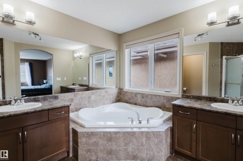 5623 206 Street Nw, Edmonton, AB - Indoor Photo Showing Bathroom