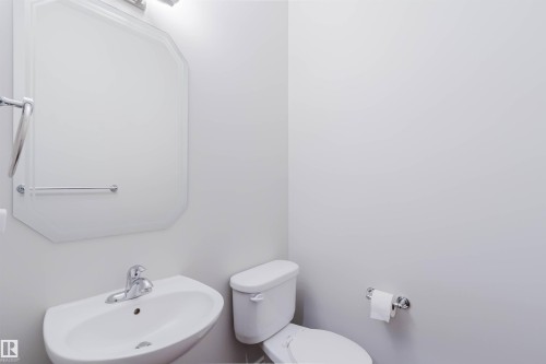 5623 206 Street Nw, Edmonton, AB - Indoor Photo Showing Bathroom