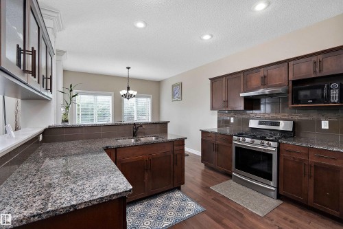 12207 172 Avenue Nw, Edmonton, AB - Indoor Photo Showing Kitchen
