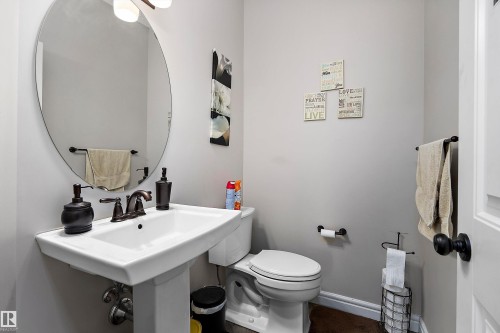 12207 172 Avenue Nw, Edmonton, AB - Indoor Photo Showing Bathroom