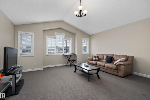 12207 172 Avenue Nw, Edmonton, AB - Indoor