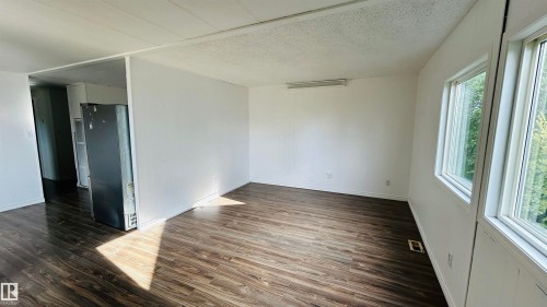 1016 16 Avenue, Cold Lake, AB - Indoor Photo Showing Other Room