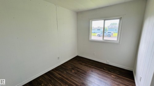 1016 16 Avenue, Cold Lake, AB - Indoor Photo Showing Other Room