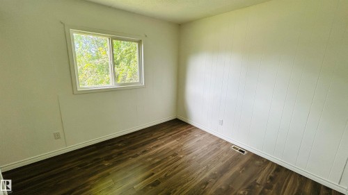 1016 16 Avenue, Cold Lake, AB - Indoor Photo Showing Other Room