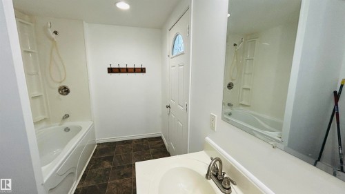 1016 16 Avenue, Cold Lake, AB - Indoor Photo Showing Bathroom