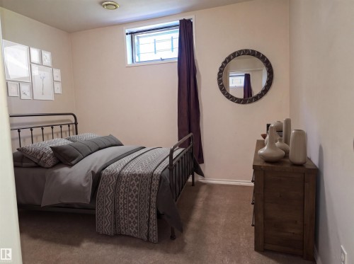 3822 114 Avenue Nw, Edmonton, AB - Indoor Photo Showing Bedroom