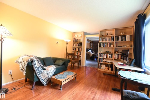 10837 139 Street Nw, Edmonton, AB - Indoor