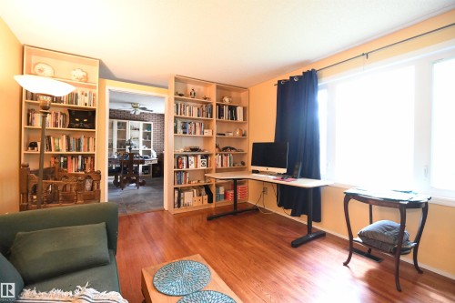 10837 139 Street Nw, Edmonton, AB - Indoor Photo Showing Office