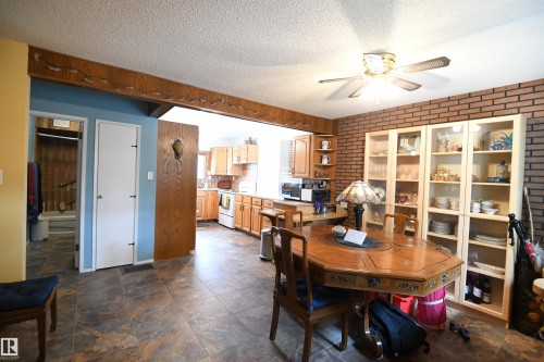10837 139 Street Nw, Edmonton, AB - Indoor Photo Showing Dining Room