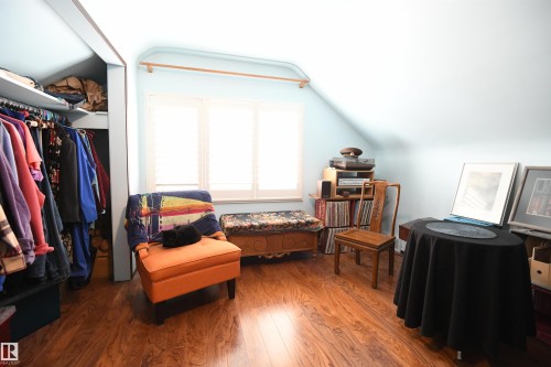 10837 139 Street Nw, Edmonton, AB - Indoor