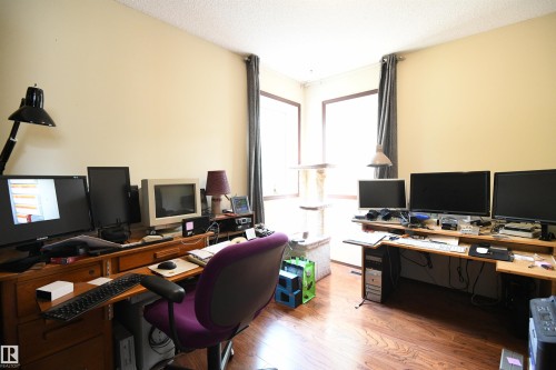 10837 139 Street Nw, Edmonton, AB - Indoor Photo Showing Office