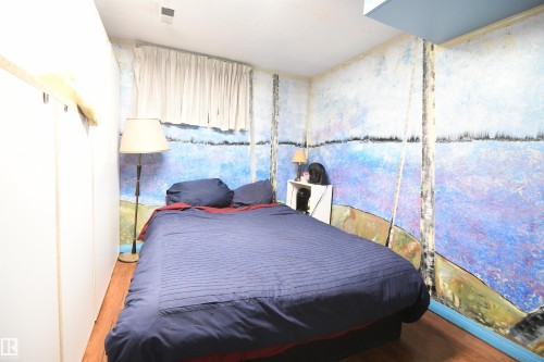 10837 139 Street Nw, Edmonton, AB - Indoor Photo Showing Bedroom