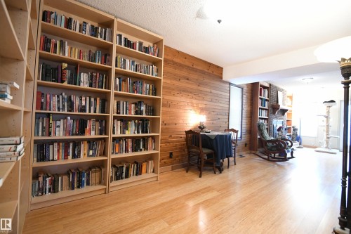 10837 139 Street Nw, Edmonton, AB - Indoor Photo Showing Office