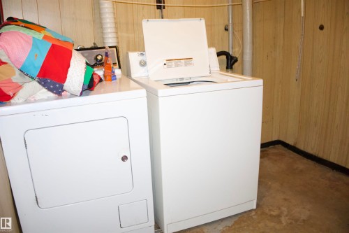 Additional content - 4946 47 Street, Barrhead, AB - Indoor Photo Showing Laundry Room