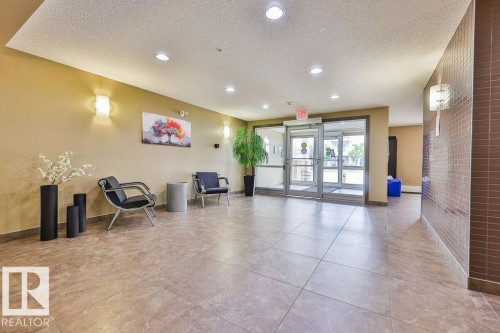 #411 2204 44 Av Nw, Edmonton, AB - Indoor Photo Showing Other Room