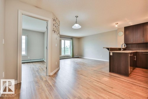 #411 2204 44 Av Nw, Edmonton, AB - Indoor Photo Showing Kitchen