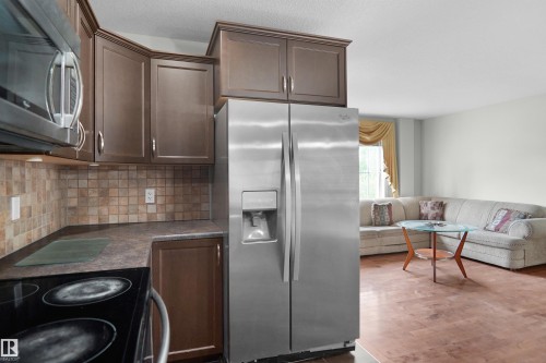 1708 65 Street Sw, Edmonton, AB - Indoor Photo Showing Kitchen