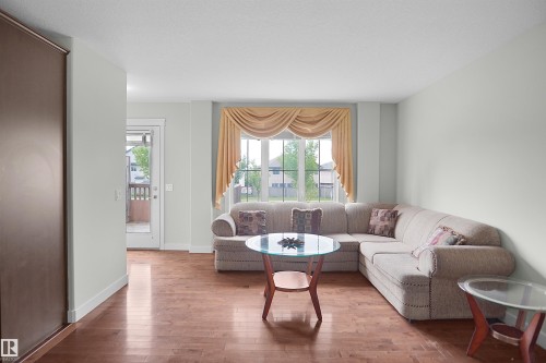 1708 65 Street Sw, Edmonton, AB - Indoor Photo Showing Living Room