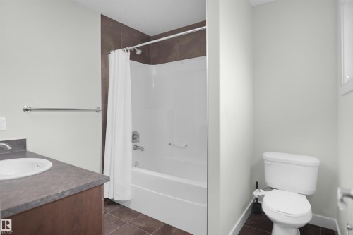 1708 65 Street Sw, Edmonton, AB - Indoor Photo Showing Bathroom