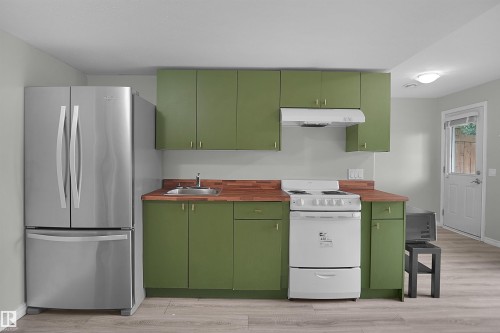 1708 65 Street Sw, Edmonton, AB - Indoor Photo Showing Kitchen