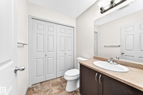 8314 180A Avenue Nw, Edmonton, AB - Indoor Photo Showing Bathroom