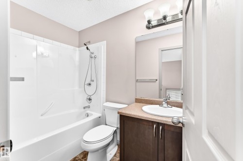 8314 180A Avenue Nw, Edmonton, AB - Indoor Photo Showing Bathroom