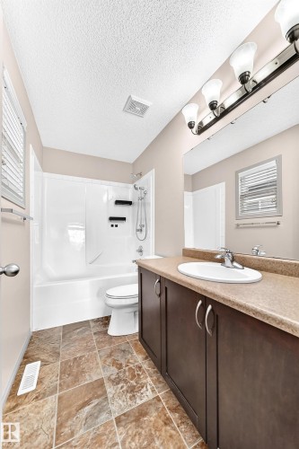 8314 180A Avenue Nw, Edmonton, AB - Indoor Photo Showing Bathroom