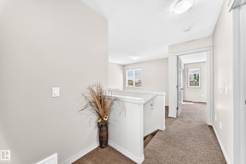 8314 180A Avenue Nw, Edmonton, AB - Indoor Photo Showing Other Room