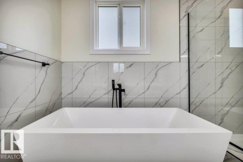409 Robinson Boulevard, Leduc, AB - Indoor Photo Showing Bathroom