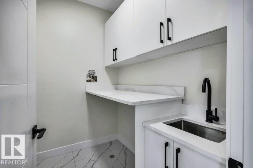 409 Robinson Boulevard, Leduc, AB - Indoor Photo Showing Kitchen