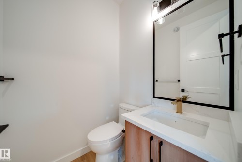 10 Blackbird Bend, Fort Saskatchewan, AB - Indoor Photo Showing Bathroom