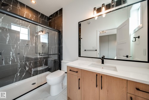 10 Blackbird Bend, Fort Saskatchewan, AB - Indoor Photo Showing Bathroom