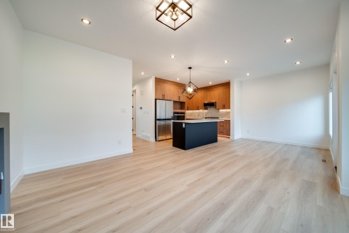 10 Blackbird Bend, Fort Saskatchewan, AB - Indoor Photo Showing Kitchen