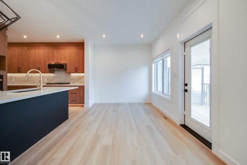 10 Blackbird Bend, Fort Saskatchewan, AB - Indoor Photo Showing Kitchen