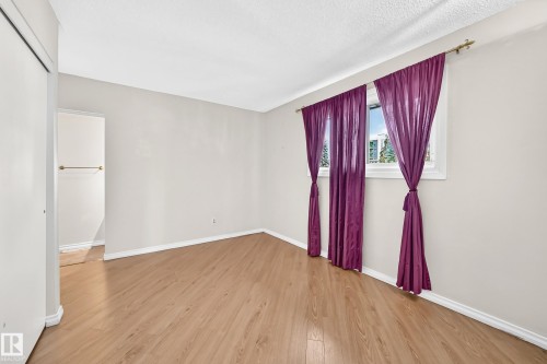 7215 144 Avenue Nw, Edmonton, AB - Indoor Photo Showing Other Room