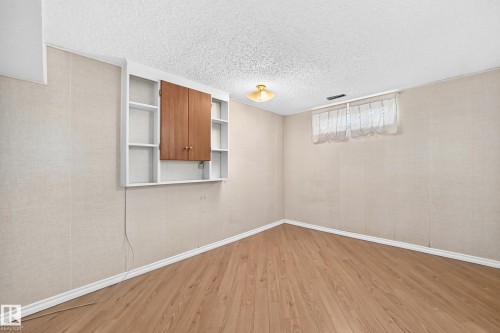 7215 144 Avenue Nw, Edmonton, AB - Indoor Photo Showing Other Room