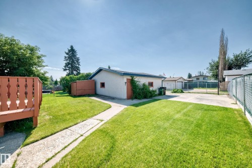 7215 144 Avenue Nw, Edmonton, AB - Outdoor