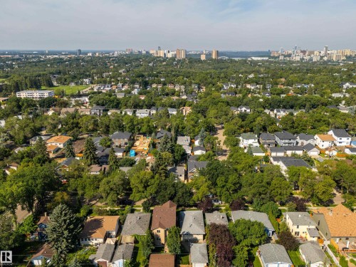 8850 89 Street Nw, Edmonton, AB 