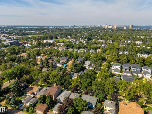 8850 89 Street Nw, Edmonton, AB 