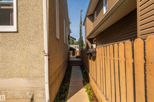 8850 89 Street Nw, Edmonton, AB 