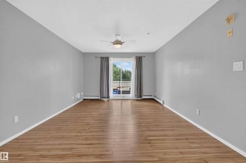 #236 592 Hooke Rd Nw, Edmonton, AB - Indoor Photo Showing Other Room