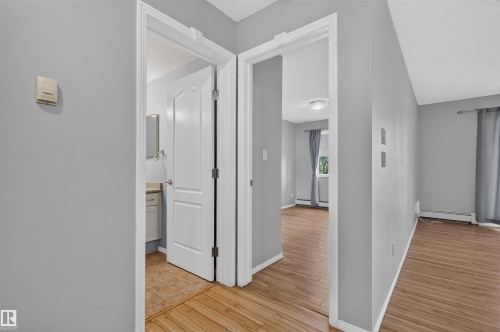 #236 592 Hooke Rd Nw, Edmonton, AB - Indoor Photo Showing Other Room
