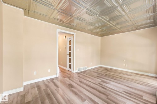 #41 4707 126 Av Nw, Edmonton, AB - Indoor Photo Showing Other Room
