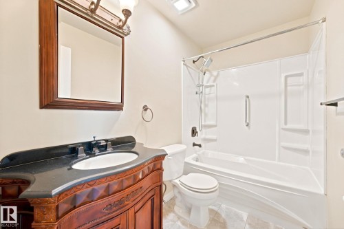 #41 4707 126 Av Nw, Edmonton, AB - Indoor Photo Showing Bathroom