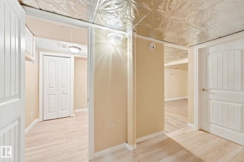 #41 4707 126 Av Nw, Edmonton, AB - Indoor Photo Showing Other Room