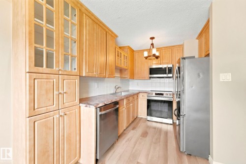 #41 4707 126 Av Nw, Edmonton, AB - Indoor Photo Showing Kitchen